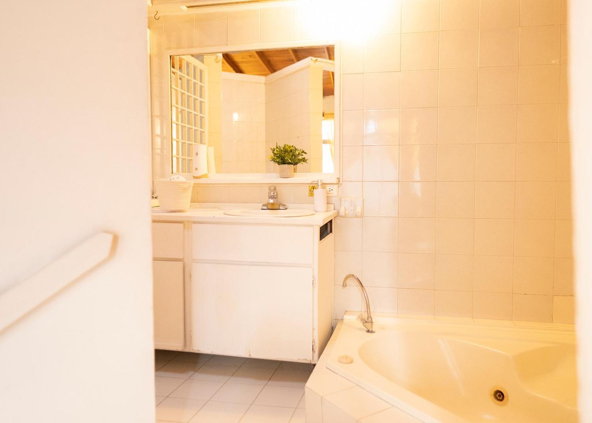 Africa House-Casa Hotel Laureles-La70 메딜린 외부 사진
